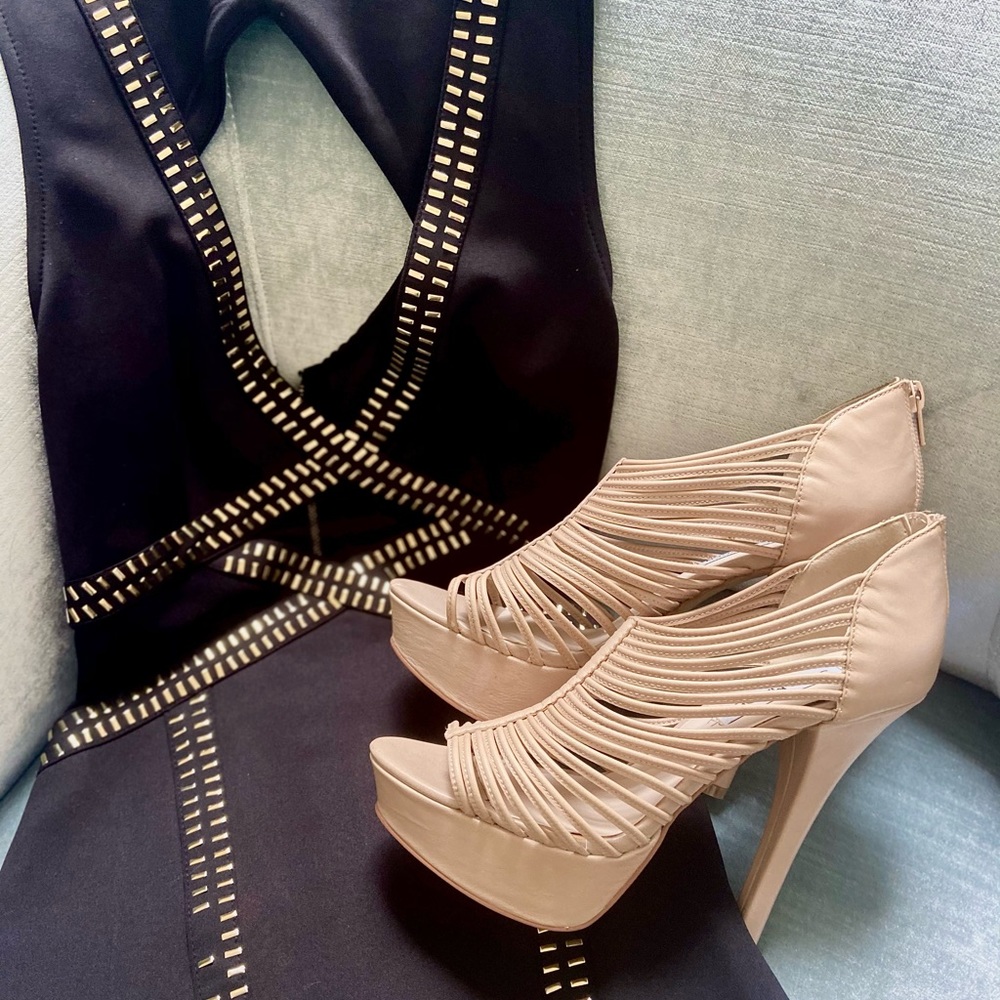 NEW Steve Madden VALLLI / Color: Nude / Size 7.5M
